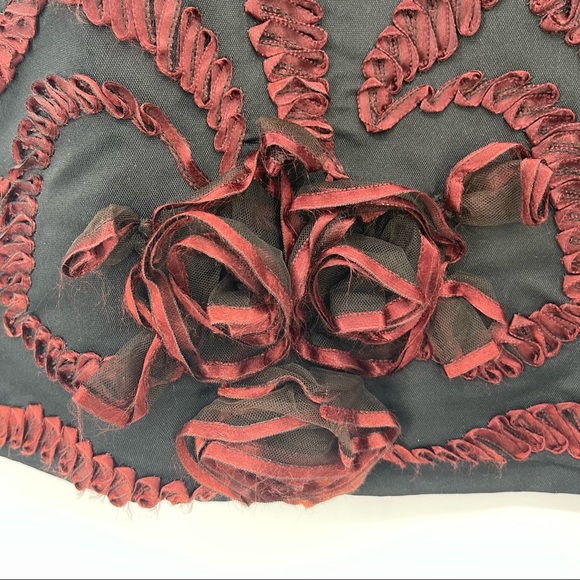 Vintage 1950's Black Sheath Dress with Embroidered Floral Hem - Picture 6 of 16